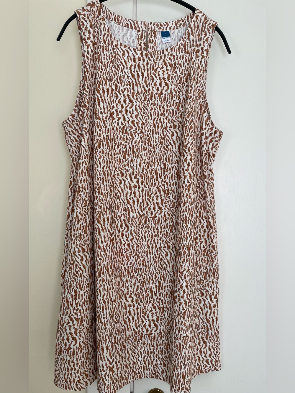 Linen Blend Sleeveless Shift Dress in White and Brown Print